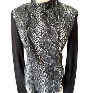 Rachel Roy Black and White Snake Print Top Asymmetrical Zip and Snap Front Sz XS